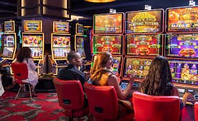 Antarmuka mobile paris888 menampilkan slot, live-dealer, sportsbook, dan esports dalam navigasi yang jelas
